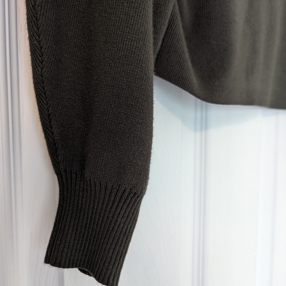 LIKE NEW ⭐ Dynamite Long Sleeve Shirt Size Small - Picture 6 of 8